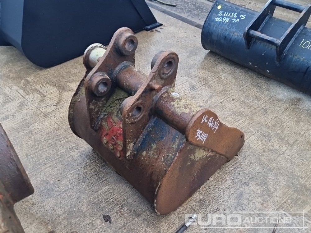 18" Digging Bucket to suit Mini Excavator - Korpa: slika 18" Digging Bucket to suit Mini Excavator - Korpa 18" Digging Bucket to suit Mini Excavator - Korpa: slika 18" Digging Bucket to suit Mini Excavator - Korpa