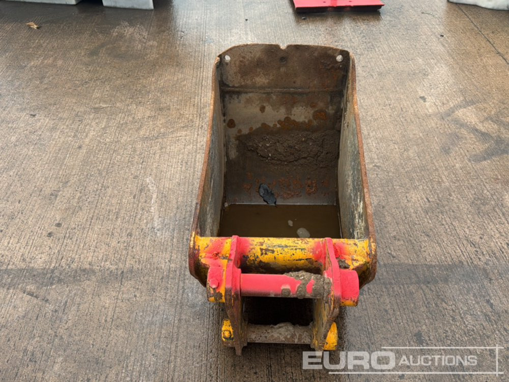 18" Strickland Digging Bucket 45mm Pin to suit 4-6 Ton Excavator - Korpa: slika 18" Strickland Digging Bucket 45mm Pin to suit 4-6 Ton Excavator - Korpa 18" Strickland Digging Bucket 45mm Pin to suit 4-6 Ton Excavator - Korpa: slika 18" Strickland Digging Bucket 45mm Pin to suit 4-6 Ton Excavator - Korpa