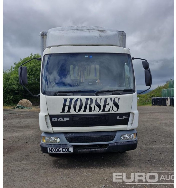 2006 DAF 45.150 - Kamion za prijevoz stoke: slika 2006 DAF 45.150 - Kamion za prijevoz stoke 2006 DAF 45.150 - Kamion za prijevoz stoke: slika 2006 DAF 45.150 - Kamion za prijevoz stoke