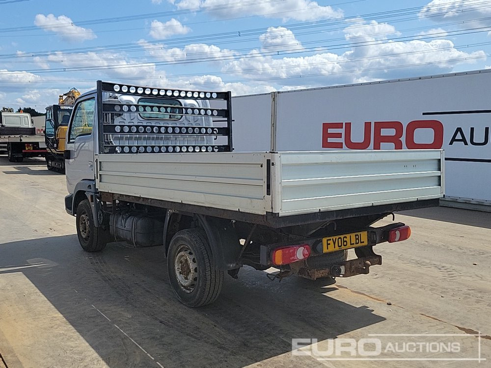 2006 Nissan Cabstar 34.10 - Dostavno vozilo s ravnom platformom: slika 2006 Nissan Cabstar 34.10 - Dostavno vozilo s ravnom platformom 2006 Nissan Cabstar 34.10 - Dostavno vozilo s ravnom platformom: slika 2006 Nissan Cabstar 34.10 - Dostavno vozilo s ravnom platformom