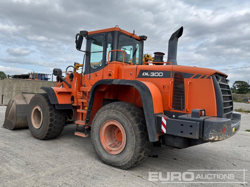 2007 Doosan DL300 - Utovarivač na kotačima: slika 2007 Doosan DL300 - Utovarivač na kotačima 2007 Doosan DL300 - Utovarivač na kotačima: slika 2007 Doosan DL300 - Utovarivač na kotačima