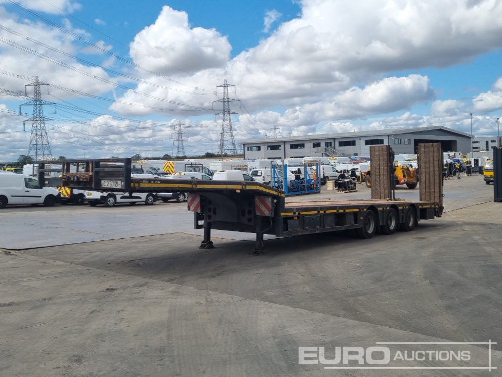 2008 Kassbohrer Tri Axle Step Frame Low Loader Trailer, Outriggers, Hydraulic Flip Toe Ramps. - Poluprikolica s niskim utovarivačem: slika 2008 Kassbohrer Tri Axle Step Frame Low Loader Trailer, Outriggers, Hydraulic Flip Toe Ramps. - Poluprikolica s niskim utovarivačem 2008 Kassbohrer Tri Axle Step Frame Low Loader Trailer, Outriggers, Hydraulic Flip Toe Ramps. - Poluprikolica s niskim utovarivačem: slika 2008 Kassbohrer Tri Axle Step Frame Low Loader Trailer, Outriggers, Hydraulic Flip Toe Ramps. - Poluprikolica s niskim utovarivačem