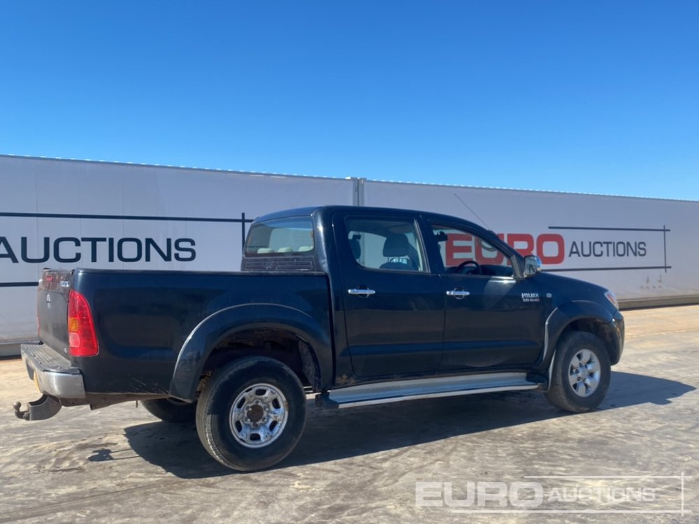 2009 Toyota Hilux - Pick-up: slika 2009 Toyota Hilux - Pick-up 2009 Toyota Hilux - Pick-up: slika 2009 Toyota Hilux - Pick-up