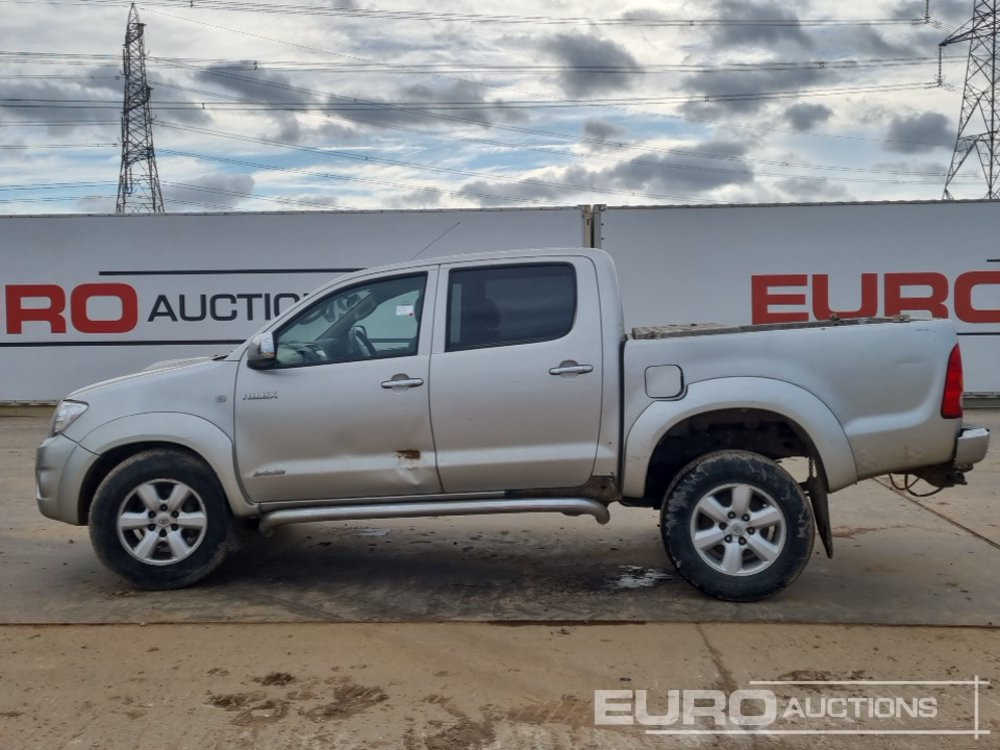 2010 Toyota Hilux Invincible - Pick-up: slika 2010 Toyota Hilux Invincible - Pick-up 2010 Toyota Hilux Invincible - Pick-up: slika 2010 Toyota Hilux Invincible - Pick-up