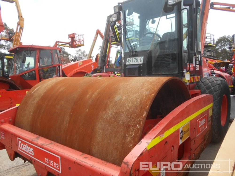 2011 CAT CS533XT Single Drum Vibrating Roller, A/C - Valjak: slika 2011 CAT CS533XT Single Drum Vibrating Roller, A/C - Valjak 2011 CAT CS533XT Single Drum Vibrating Roller, A/C - Valjak: slika 2011 CAT CS533XT Single Drum Vibrating Roller, A/C - Valjak