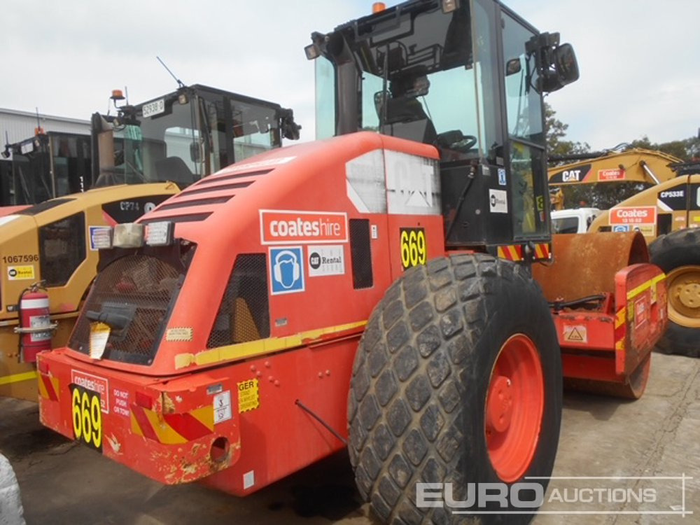 2011 CAT CS533XT Single Drum Vibrating Roller, A/C - Valjak: slika 2011 CAT CS533XT Single Drum Vibrating Roller, A/C - Valjak 2011 CAT CS533XT Single Drum Vibrating Roller, A/C - Valjak: slika 2011 CAT CS533XT Single Drum Vibrating Roller, A/C - Valjak