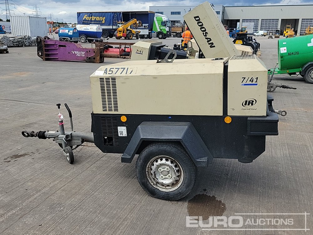 2012 Doosan 741 - Zračni kompresor: slika 2012 Doosan 741 - Zračni kompresor 2012 Doosan 741 - Zračni kompresor: slika 2012 Doosan 741 - Zračni kompresor