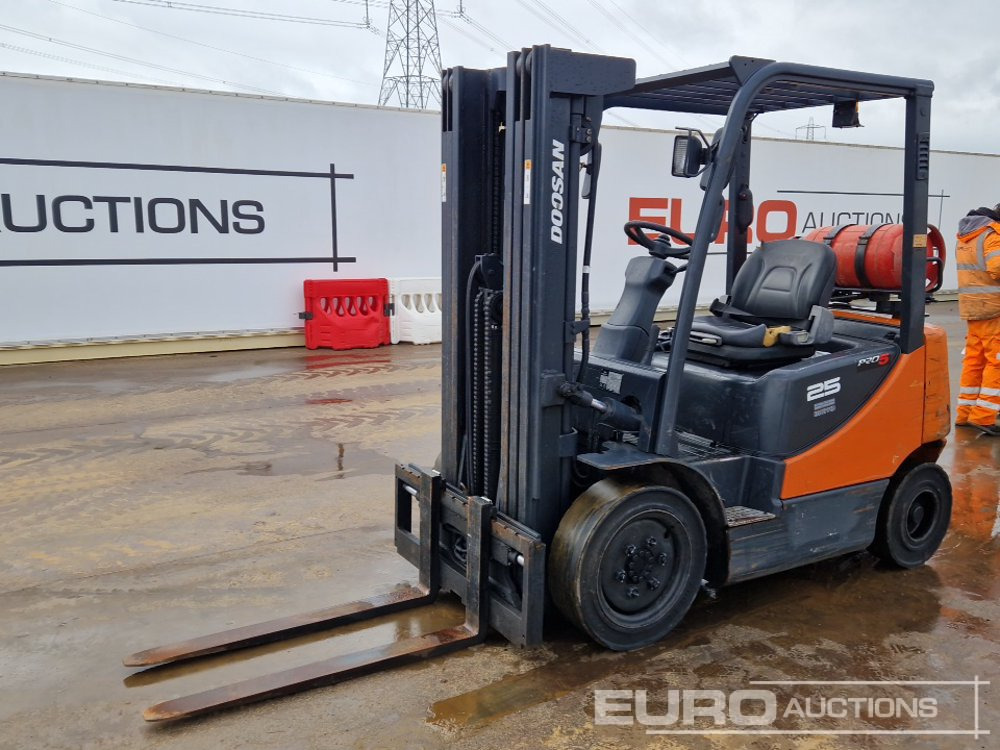 2012 Doosan G25E-5 - Viličar: slika 2012 Doosan G25E-5 - Viličar 2012 Doosan G25E-5 - Viličar: slika 2012 Doosan G25E-5 - Viličar