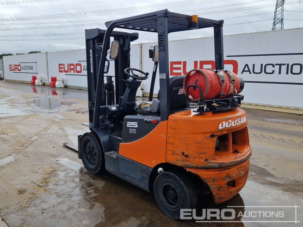 2012 Doosan G25E-5 - Viličar: slika 2012 Doosan G25E-5 - Viličar 2012 Doosan G25E-5 - Viličar: slika 2012 Doosan G25E-5 - Viličar