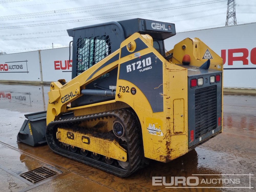 2012 Gehl RT210 - Mini utovarivač: slika 2012 Gehl RT210 - Mini utovarivač 2012 Gehl RT210 - Mini utovarivač: slika 2012 Gehl RT210 - Mini utovarivač