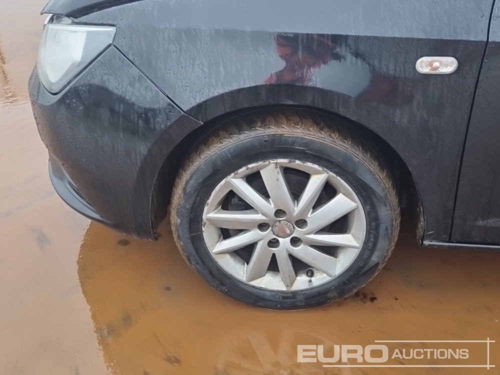 Automobil 2012 Seat Ibiza: slika Automobil 2012 Seat Ibiza Automobil 2012 Seat Ibiza: slika Automobil 2012 Seat Ibiza