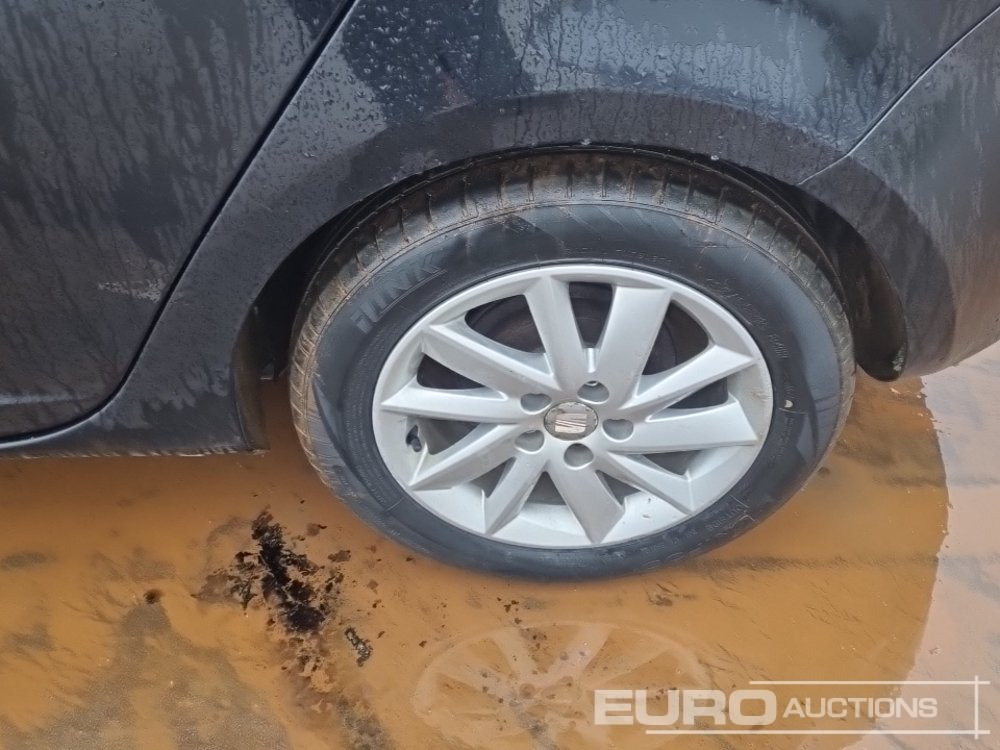 Automobil 2012 Seat Ibiza: slika Automobil 2012 Seat Ibiza Automobil 2012 Seat Ibiza: slika Automobil 2012 Seat Ibiza