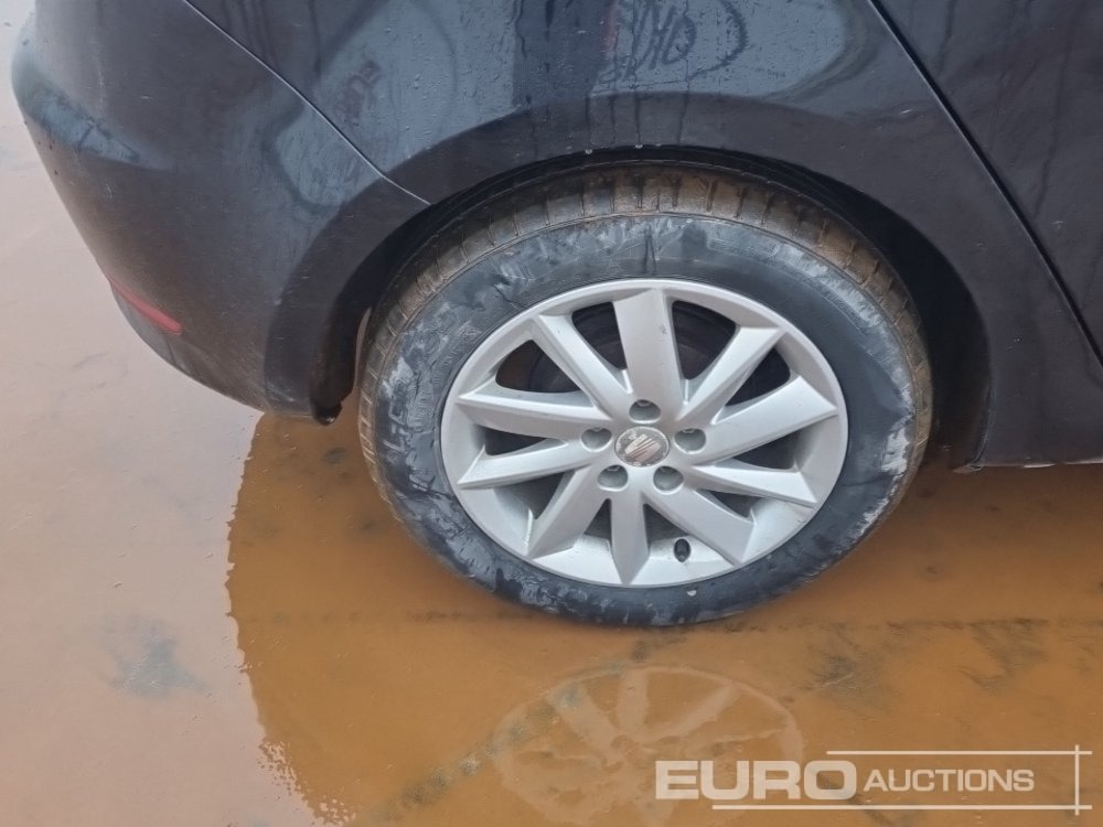 Automobil 2012 Seat Ibiza: slika Automobil 2012 Seat Ibiza Automobil 2012 Seat Ibiza: slika Automobil 2012 Seat Ibiza