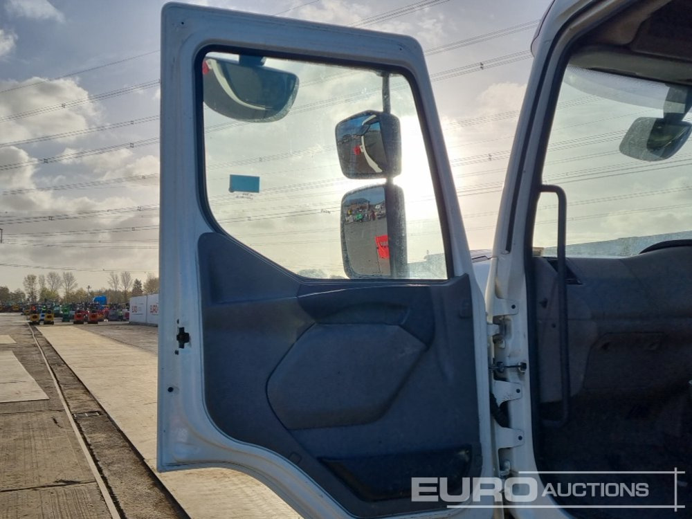 Kamion s otvorenim sandukom za prijevoz teških strojeva 2013 DAF LF45.180: slika Kamion s otvorenim sandukom za prijevoz teških strojeva 2013 DAF LF45.180 Kamion s otvorenim sandukom za prijevoz teških strojeva 2013 DAF LF45.180: slika Kamion s otvorenim sandukom za prijevoz teških strojeva 2013 DAF LF45.180