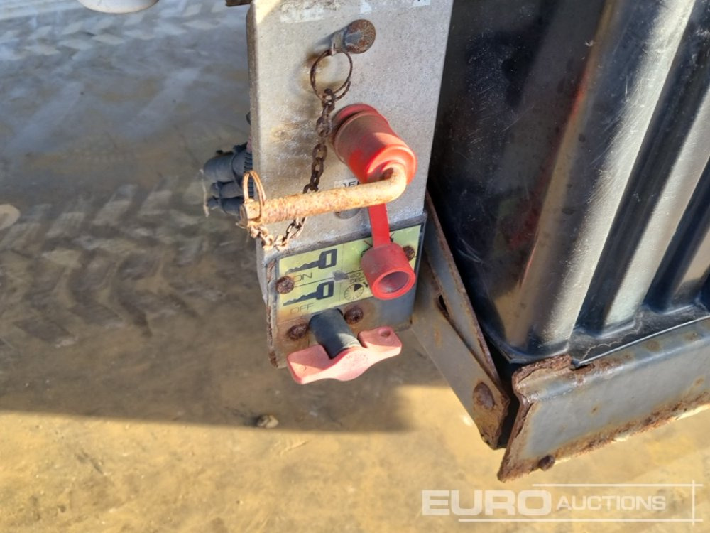 Kamion s otvorenim sandukom za prijevoz teških strojeva 2013 DAF LF45.180: slika Kamion s otvorenim sandukom za prijevoz teških strojeva 2013 DAF LF45.180 Kamion s otvorenim sandukom za prijevoz teških strojeva 2013 DAF LF45.180: slika Kamion s otvorenim sandukom za prijevoz teških strojeva 2013 DAF LF45.180