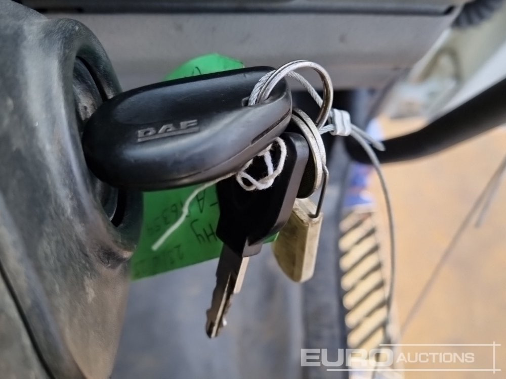 Kamion s otvorenim sandukom za prijevoz teških strojeva 2013 DAF LF45.180: slika Kamion s otvorenim sandukom za prijevoz teških strojeva 2013 DAF LF45.180 Kamion s otvorenim sandukom za prijevoz teških strojeva 2013 DAF LF45.180: slika Kamion s otvorenim sandukom za prijevoz teških strojeva 2013 DAF LF45.180