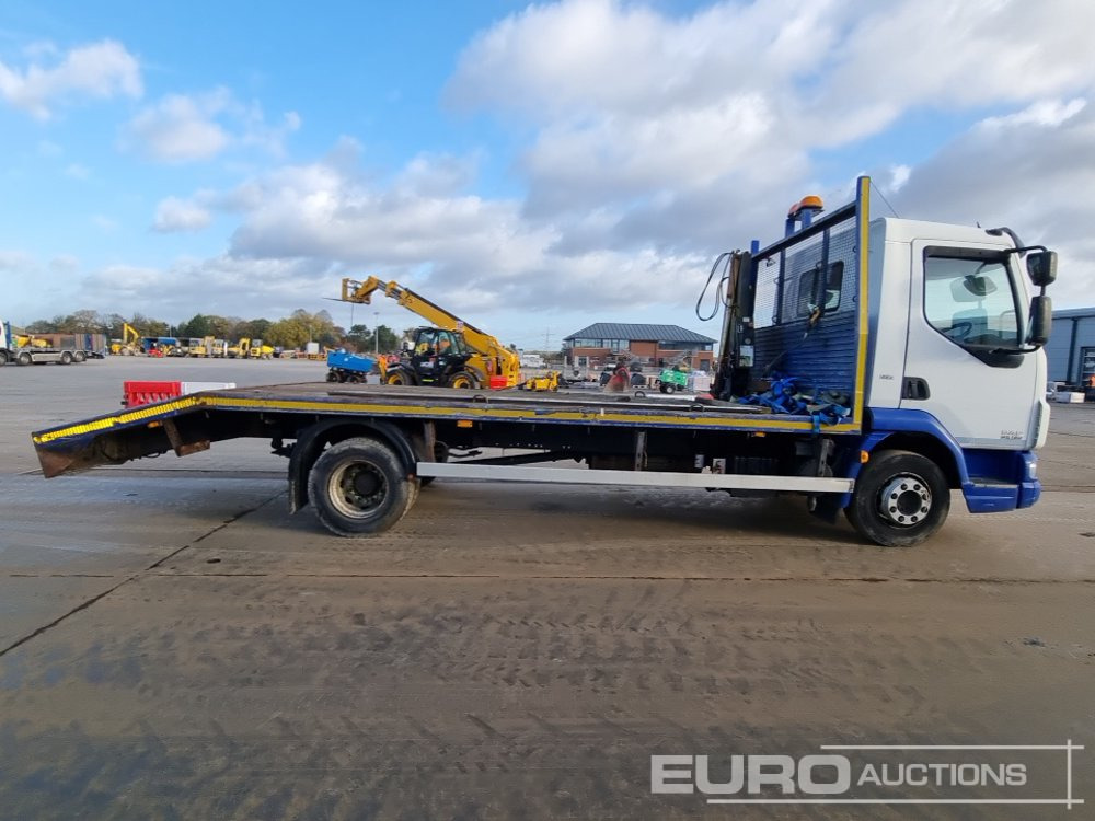 Kamion s otvorenim sandukom za prijevoz teških strojeva 2013 DAF LF45.180: slika Kamion s otvorenim sandukom za prijevoz teških strojeva 2013 DAF LF45.180 Kamion s otvorenim sandukom za prijevoz teških strojeva 2013 DAF LF45.180: slika Kamion s otvorenim sandukom za prijevoz teških strojeva 2013 DAF LF45.180