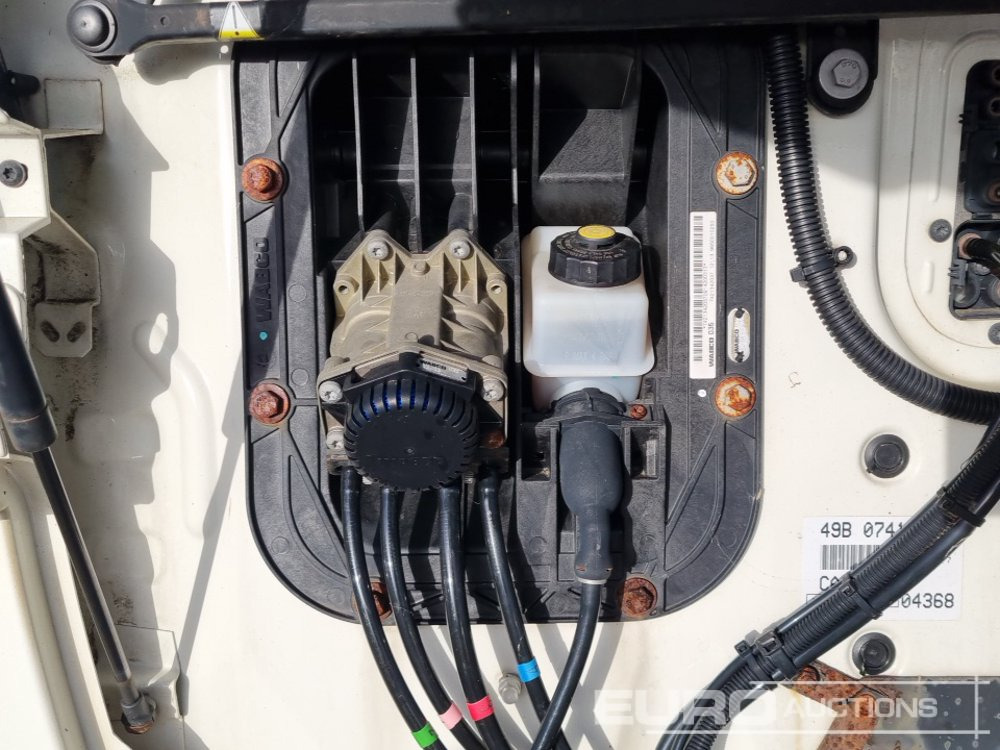 Kamion s otvorenim sandukom za prijevoz teških strojeva 2013 DAF LF45.180: slika Kamion s otvorenim sandukom za prijevoz teških strojeva 2013 DAF LF45.180 Kamion s otvorenim sandukom za prijevoz teških strojeva 2013 DAF LF45.180: slika Kamion s otvorenim sandukom za prijevoz teških strojeva 2013 DAF LF45.180