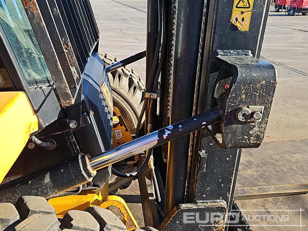 Viličar za teške terene 2013 JCB 926: slika Viličar za teške terene 2013 JCB 926 Viličar za teške terene 2013 JCB 926: slika Viličar za teške terene 2013 JCB 926