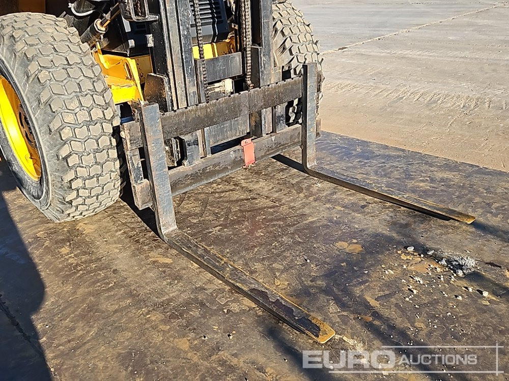 Viličar za teške terene 2013 JCB 926: slika Viličar za teške terene 2013 JCB 926 Viličar za teške terene 2013 JCB 926: slika Viličar za teške terene 2013 JCB 926