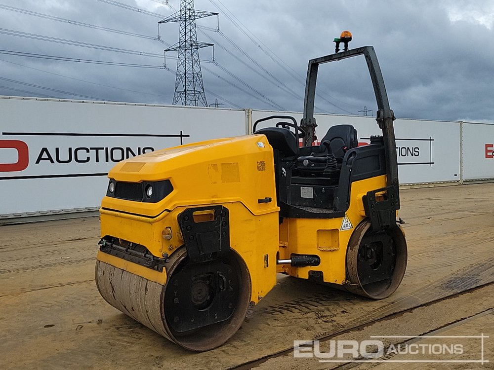 2014 JCB VMT380 - Valjak: slika 2014 JCB VMT380 - Valjak 2014 JCB VMT380 - Valjak: slika 2014 JCB VMT380 - Valjak