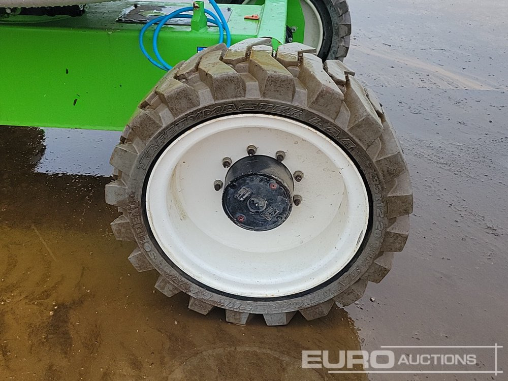 Podizna platforma 2014 Niftylift HR15NE: slika Podizna platforma 2014 Niftylift HR15NE