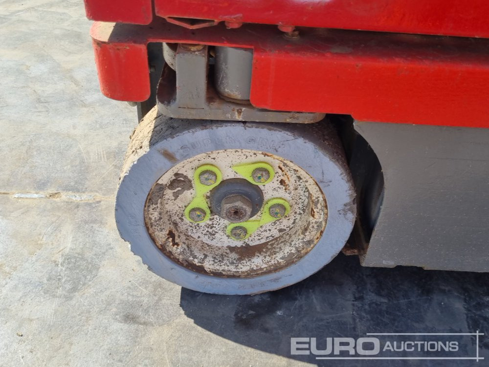 Podizna platforma 2014 SkyJack SJ12: slika Podizna platforma 2014 SkyJack SJ12