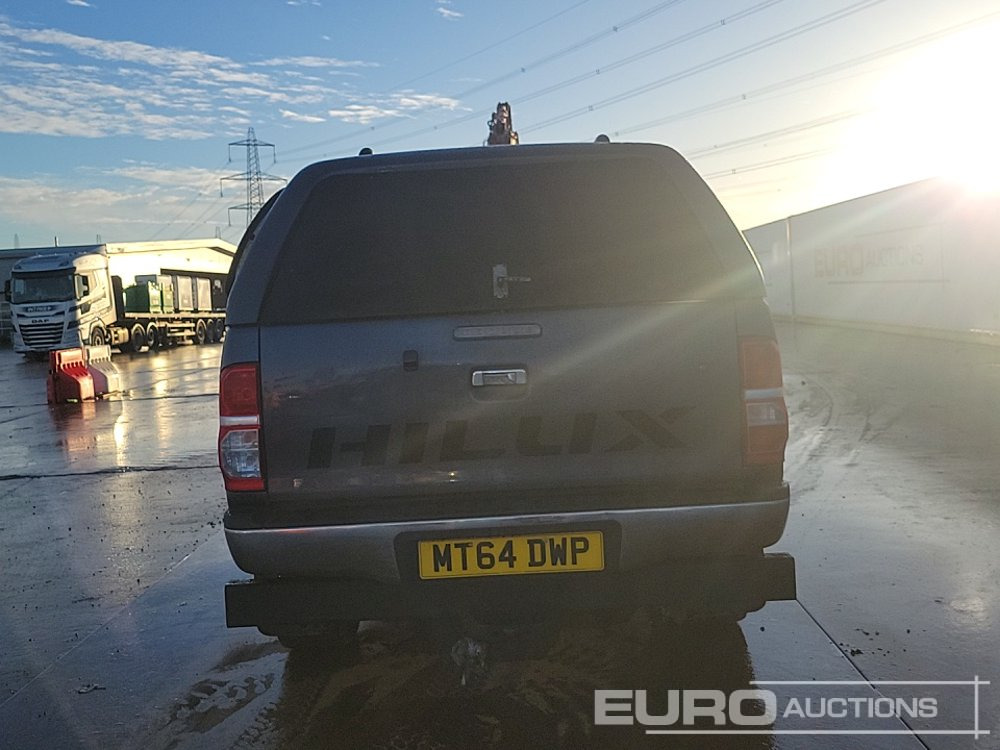 2014 Toyota Hilux Invincible - Pick-up: slika 2014 Toyota Hilux Invincible - Pick-up 2014 Toyota Hilux Invincible - Pick-up: slika 2014 Toyota Hilux Invincible - Pick-up