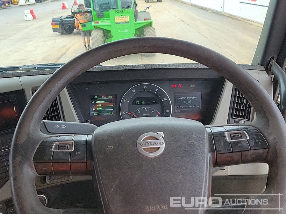 Kamion s kukastom dizalicom 2014 Volvo FM84FR: slika Kamion s kukastom dizalicom 2014 Volvo FM84FR