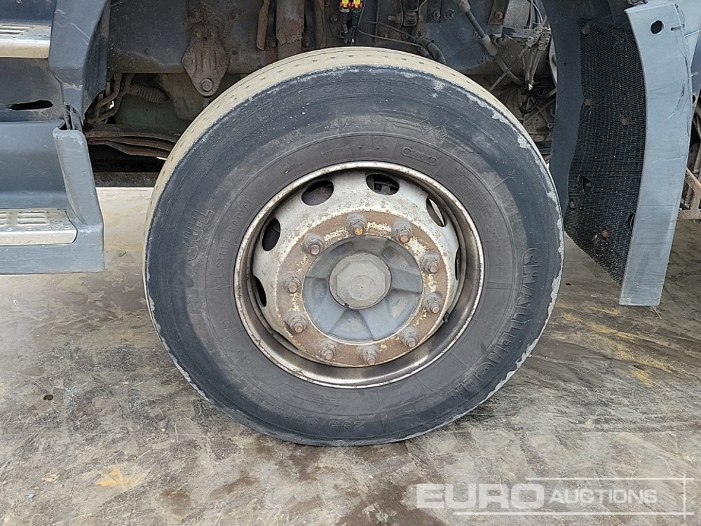Kamion s kukastom dizalicom 2014 Volvo FM84FR: slika Kamion s kukastom dizalicom 2014 Volvo FM84FR