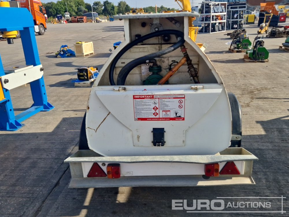 2014 Western 950 Litre - Cisterna za skladištenje: slika 2014 Western 950 Litre - Cisterna za skladištenje 2014 Western 950 Litre - Cisterna za skladištenje: slika 2014 Western 950 Litre - Cisterna za skladištenje