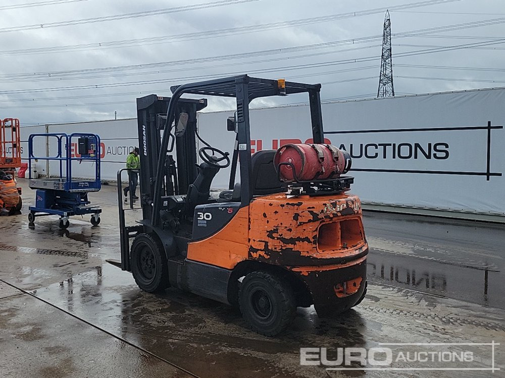 2015 Doosan G30E-5 - Viličar: slika 2015 Doosan G30E-5 - Viličar 2015 Doosan G30E-5 - Viličar: slika 2015 Doosan G30E-5 - Viličar