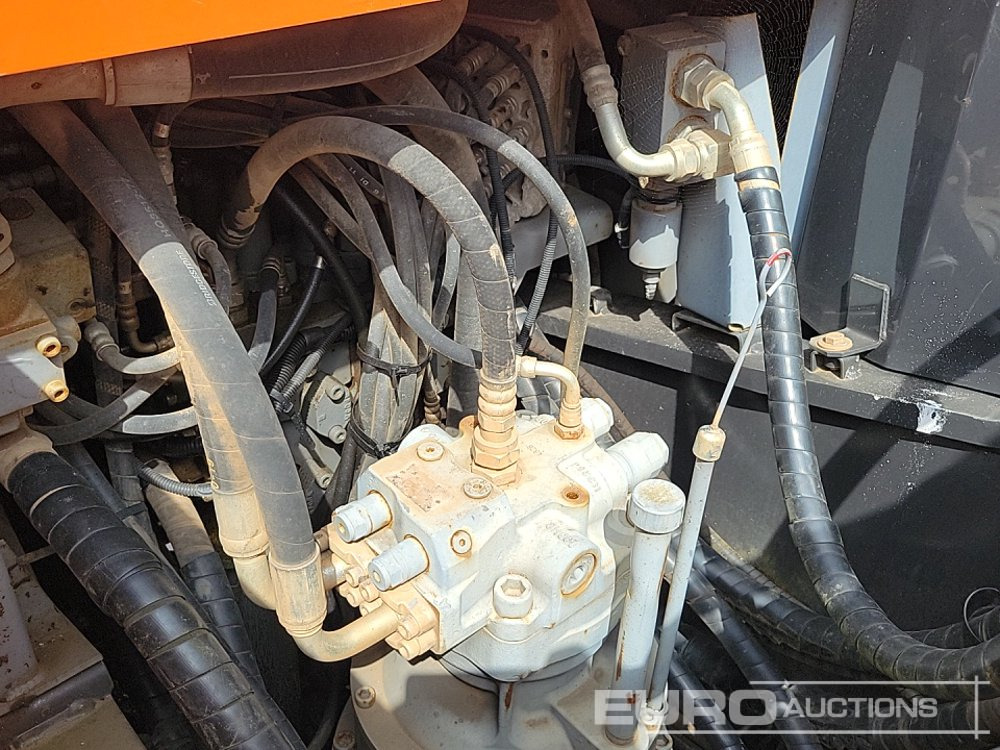 Bager gusjeničar 2015 Hitachi ZX210LC-5B: slika Bager gusjeničar 2015 Hitachi ZX210LC-5B