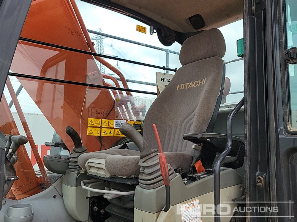 Bager gusjeničar 2015 Hitachi ZX210LC-5B: slika Bager gusjeničar 2015 Hitachi ZX210LC-5B