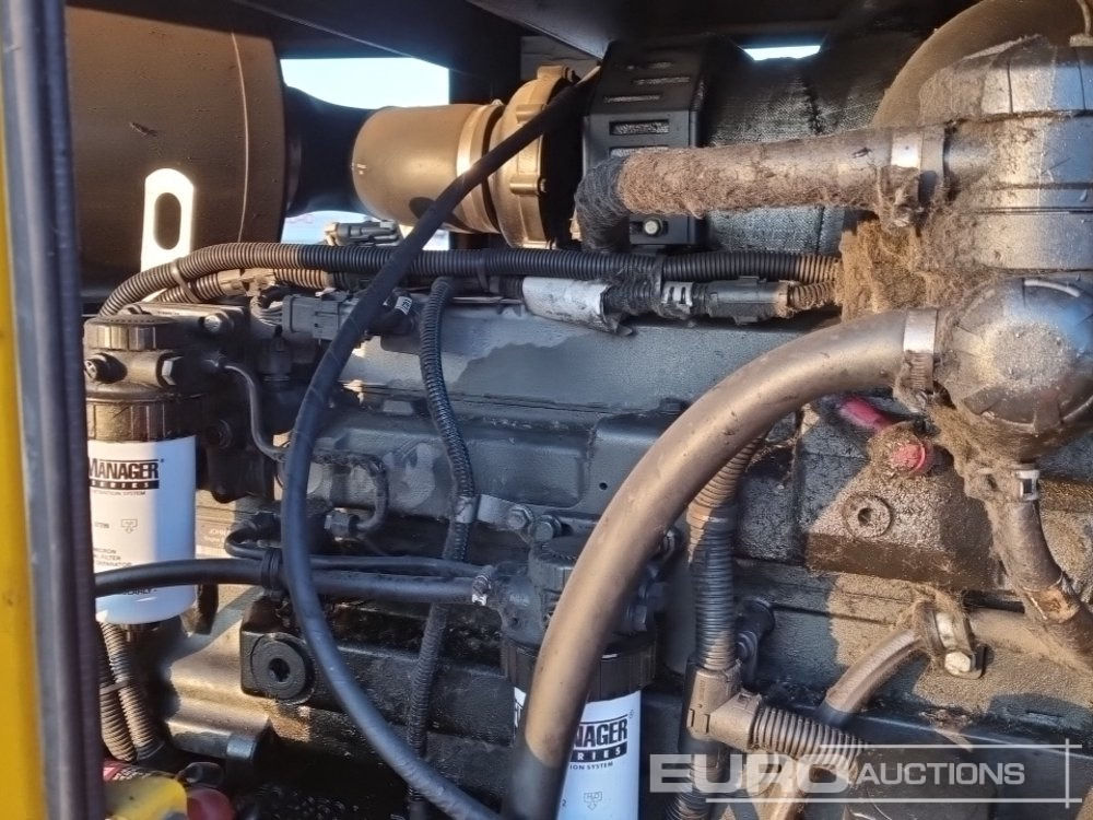 Generatorski set 2015 SDMO R165C3: slika Generatorski set 2015 SDMO R165C3 Generatorski set 2015 SDMO R165C3: slika Generatorski set 2015 SDMO R165C3