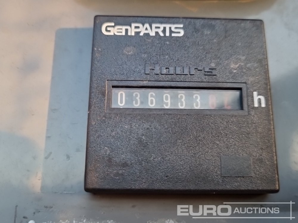 Generatorski set 2015 SDMO R165C3: slika Generatorski set 2015 SDMO R165C3 Generatorski set 2015 SDMO R165C3: slika Generatorski set 2015 SDMO R165C3