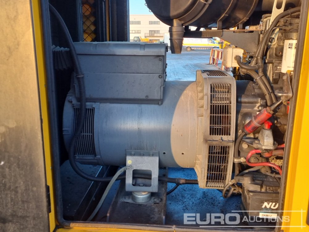 Generatorski set 2015 SDMO R165C3: slika Generatorski set 2015 SDMO R165C3 Generatorski set 2015 SDMO R165C3: slika Generatorski set 2015 SDMO R165C3