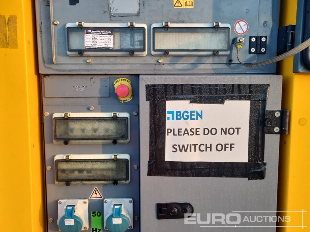 Generatorski set 2015 SDMO R165C3: slika Generatorski set 2015 SDMO R165C3 Generatorski set 2015 SDMO R165C3: slika Generatorski set 2015 SDMO R165C3