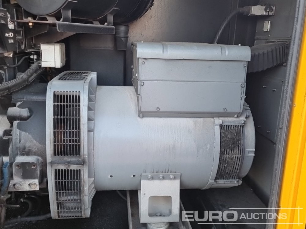 Generatorski set 2015 SDMO R165C3: slika Generatorski set 2015 SDMO R165C3 Generatorski set 2015 SDMO R165C3: slika Generatorski set 2015 SDMO R165C3