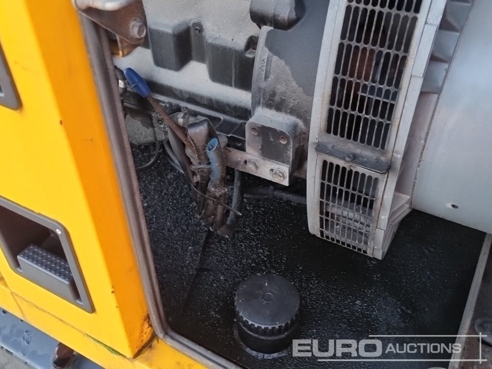 Generatorski set 2015 SDMO R165C3: slika Generatorski set 2015 SDMO R165C3 Generatorski set 2015 SDMO R165C3: slika Generatorski set 2015 SDMO R165C3