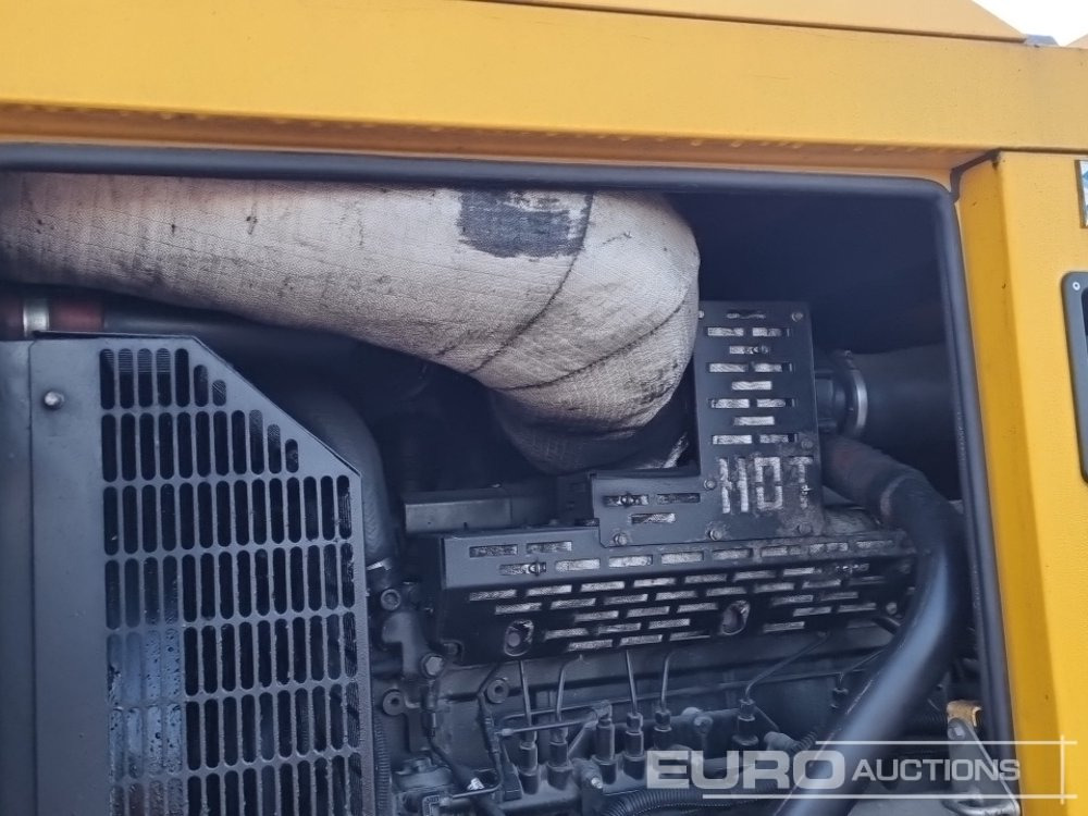 Generatorski set 2015 SDMO R165C3: slika Generatorski set 2015 SDMO R165C3 Generatorski set 2015 SDMO R165C3: slika Generatorski set 2015 SDMO R165C3