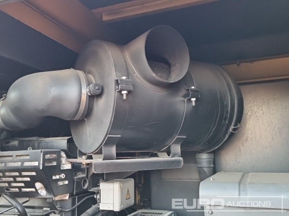 Generatorski set 2015 SDMO R165C3: slika Generatorski set 2015 SDMO R165C3 Generatorski set 2015 SDMO R165C3: slika Generatorski set 2015 SDMO R165C3