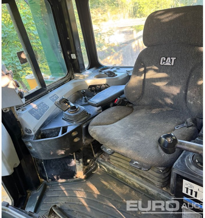 Buldožer 2016 CAT D6T LGP: slika Buldožer 2016 CAT D6T LGP