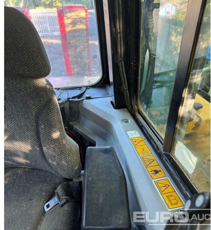 Buldožer 2016 CAT D6T LGP: slika Buldožer 2016 CAT D6T LGP