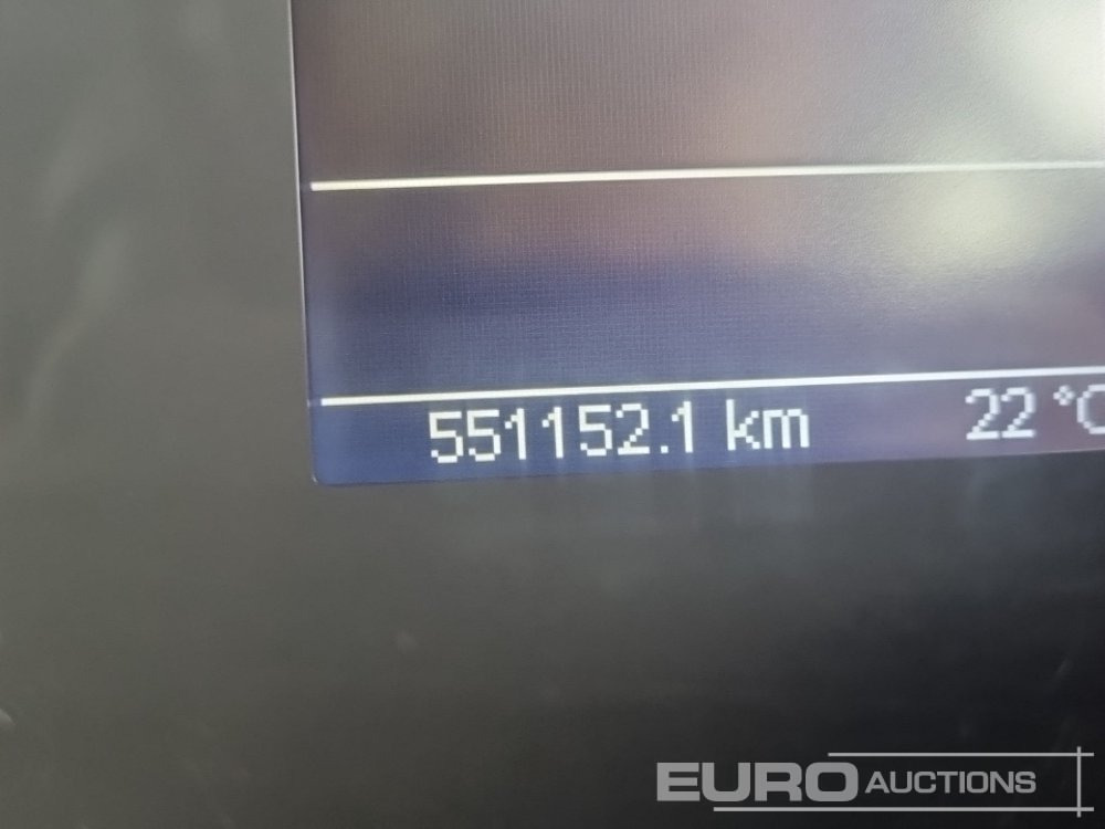 Kamion s otvorenim sandukom za prijevoz teških strojeva 2016 Scania P370: slika Kamion s otvorenim sandukom za prijevoz teških strojeva 2016 Scania P370