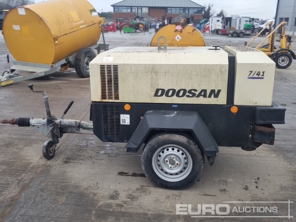 2017 Doosan 741 - Zračni kompresor: slika 2017 Doosan 741 - Zračni kompresor 2017 Doosan 741 - Zračni kompresor: slika 2017 Doosan 741 - Zračni kompresor