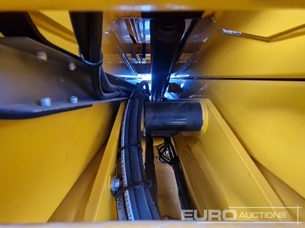 Podizna platforma 2017 Haulotte Compact 14: slika Podizna platforma 2017 Haulotte Compact 14