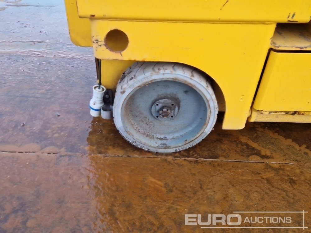 Podizna platforma 2017 Haulotte Compact 14: slika Podizna platforma 2017 Haulotte Compact 14