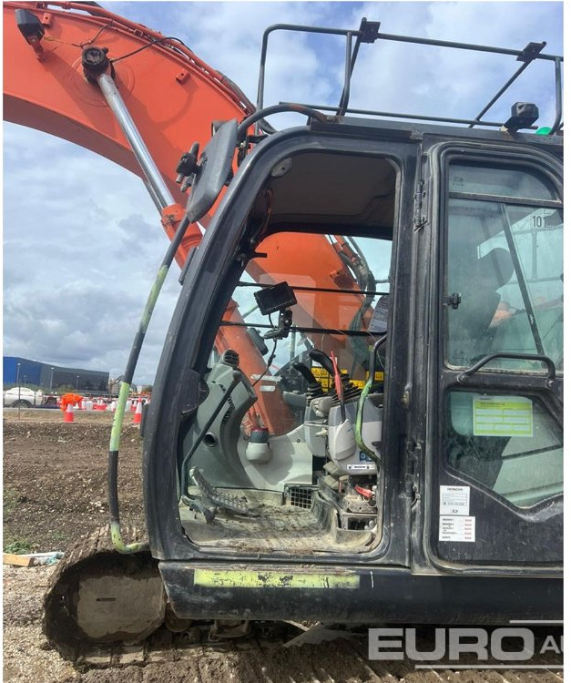 2017 Hitachi ZX225USLC-6 - Bager gusjeničar: slika 2017 Hitachi ZX225USLC-6 - Bager gusjeničar 2017 Hitachi ZX225USLC-6 - Bager gusjeničar: slika 2017 Hitachi ZX225USLC-6 - Bager gusjeničar