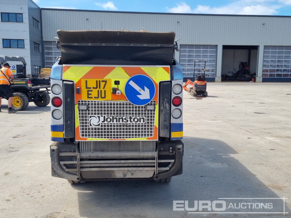 2017 Johnston 4x2 Road Sweeper, Reverse Camera, Automatic Gearbox (Category S Insurance Loss, Runs No Drive) - Cestovna čistilica: slika 2017 Johnston 4x2 Road Sweeper, Reverse Camera, Automatic Gearbox (Category S Insurance Loss, Runs No Drive) - Cestovna čistilica 2017 Johnston 4x2 Road Sweeper, Reverse Camera, Automatic Gearbox (Category S Insurance Loss, Runs No Drive) - Cestovna čistilica: slika 2017 Johnston 4x2 Road Sweeper, Reverse Camera, Automatic Gearbox (Category S Insurance Loss, Runs No Drive) - Cestovna čistilica